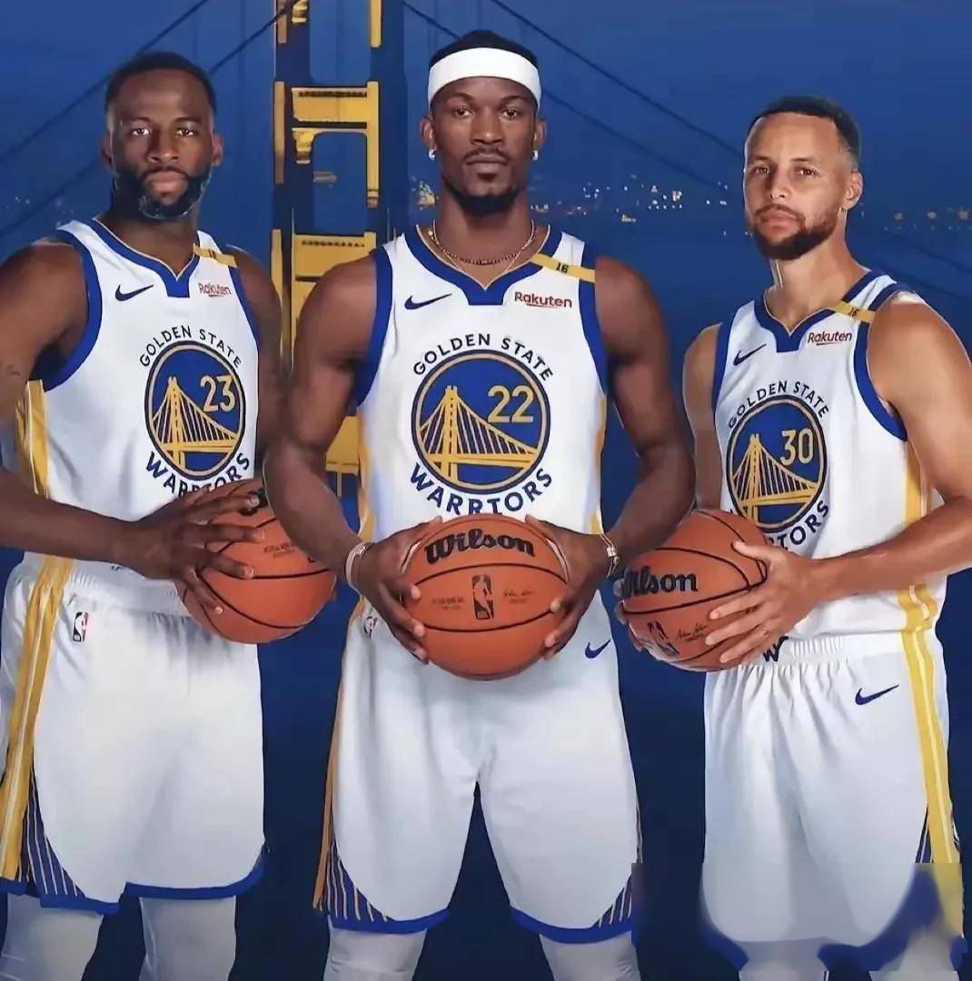 邮报：埃德森在土超遭水杯“轰炸”，欲将水杯踢回看台表不满（邮报：土超赛场遭水杯袭扰，埃德森欲踢回看台以示不满）