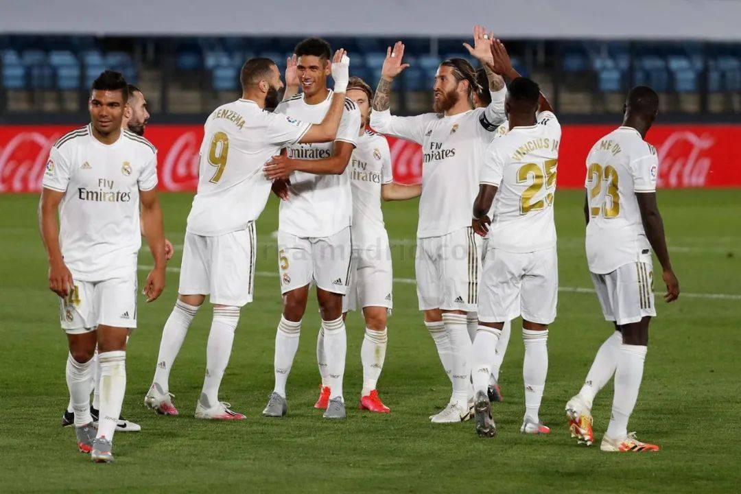 懂球帝2025赛季中超第29轮MVP：何超