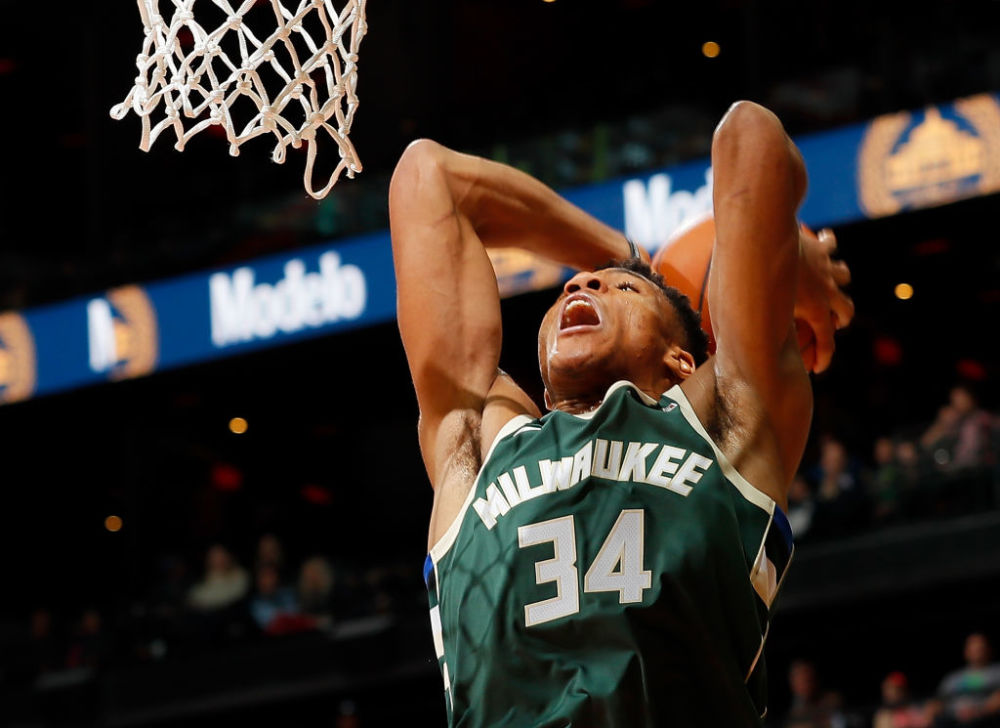 暖心，身患横纹肌肉瘤的河南队小球迷收到王上源送的签名球衣（王上源赠签名球衣 温暖河南队患横纹肌肉瘤小球迷）