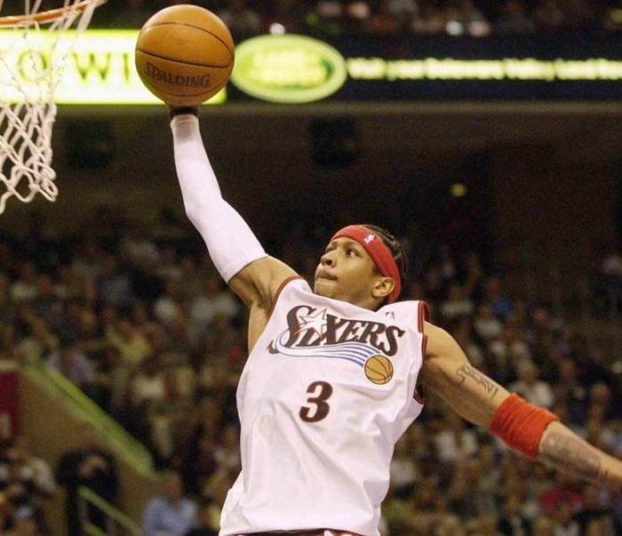 米兰体育总监：亚沙里和莫德里奇关系很好，他经常和莫德里奇交流（米兰体育总监：亚沙里与莫德里奇关系密切，交流频繁）