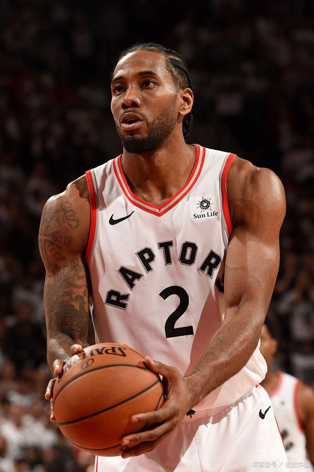 每体：巴萨有意左后卫索萨，想用桑托斯欠的290万欧锁定交易（每体：巴萨相中左后卫索萨，拟用桑托斯拖欠的290万欧敲定交易）