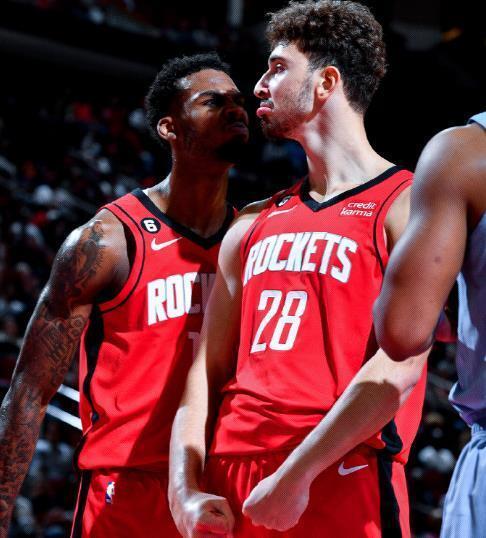 除升班马外，那不勒斯是五大联赛唯一2025年主场不败球队（2025年五大联赛剔除升班马后，仅那不勒斯主场保持不败）