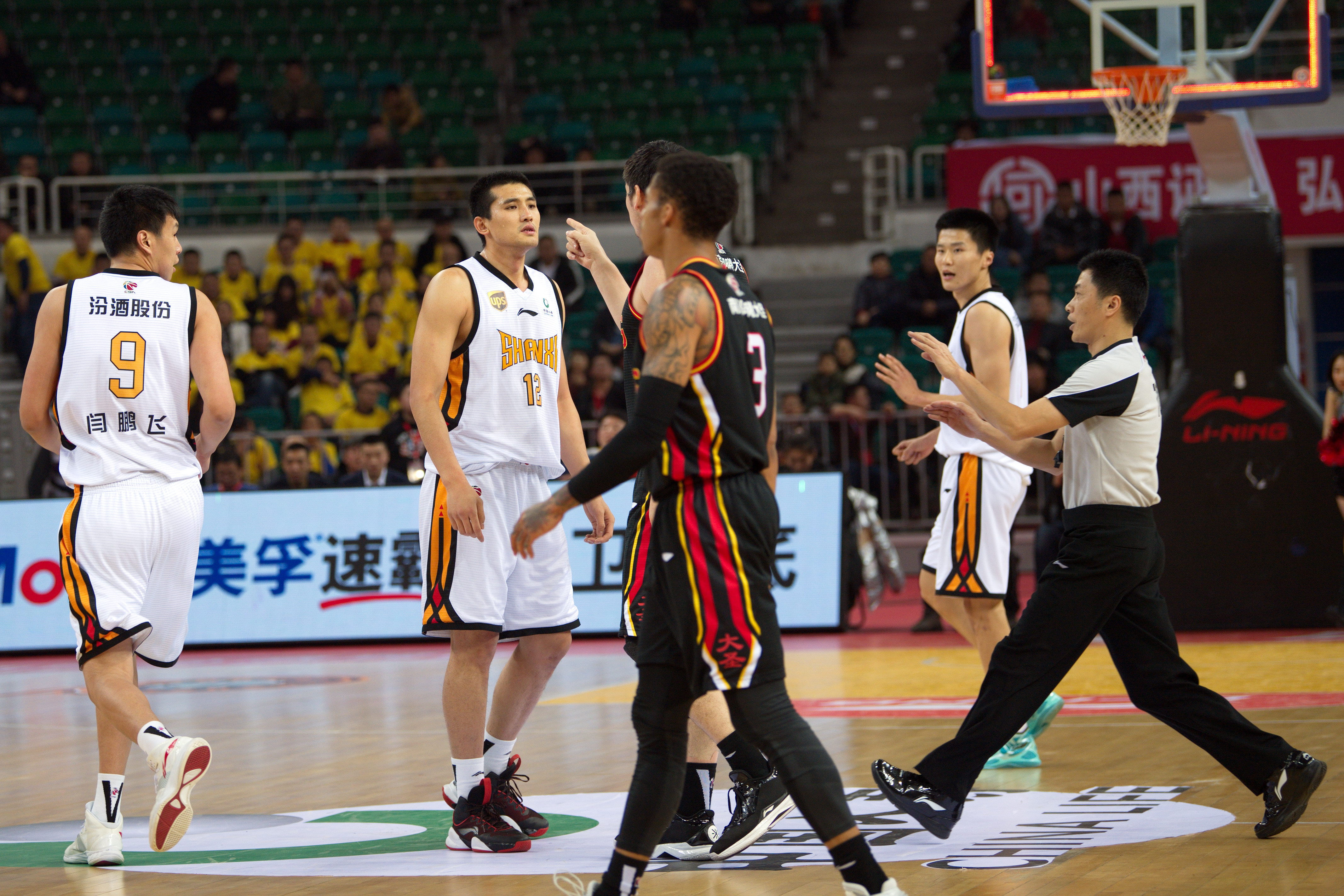 叒没传球，萨拉赫无视维尔茨要球选择补射，结果被封堵（又不传！萨拉赫无视维尔茨要球强行补射，仍被封堵）