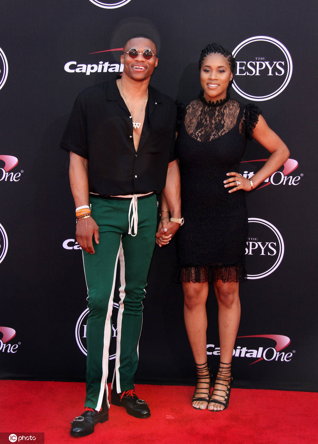 国脚关键头球助球队赢下比赛（国脚头球建功助球队取胜）